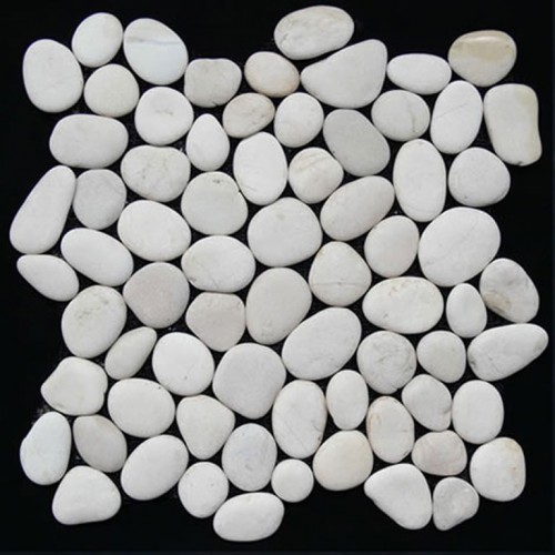Keramische tegels van platte witte stenen